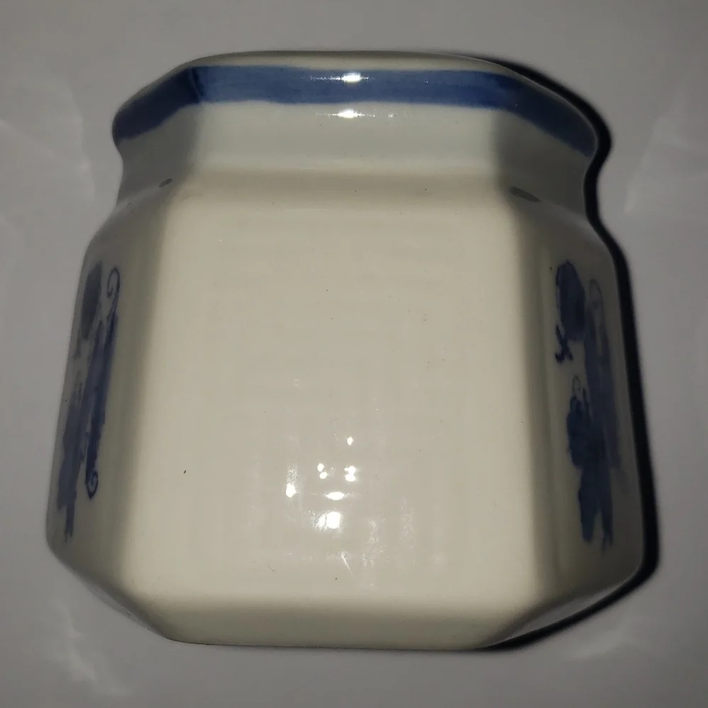 Porcelain Toothbrush Holder Blue White